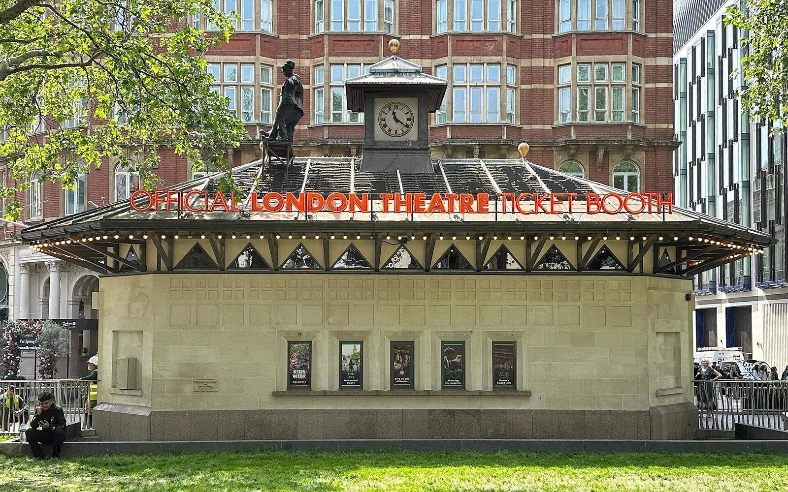 TKTS discount ticket booth in Leicester Square
